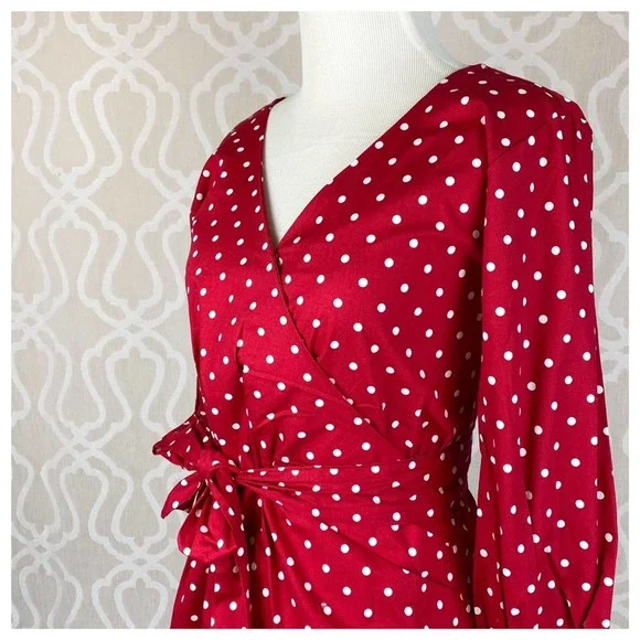 Pin up 50's Style Polka Dot Top - Picture 6 of 8